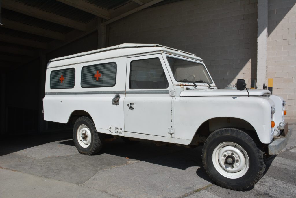 Land Rover Santa ana Ambulancia